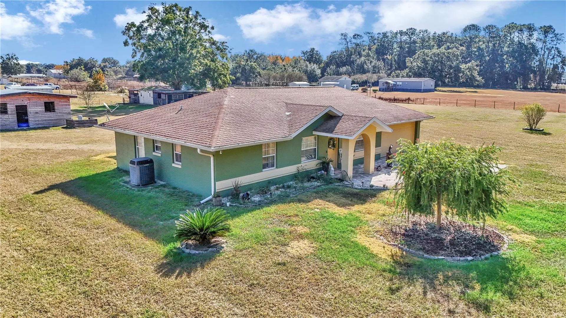 16391 S Magnolia Avenue Summerfield FL 34491