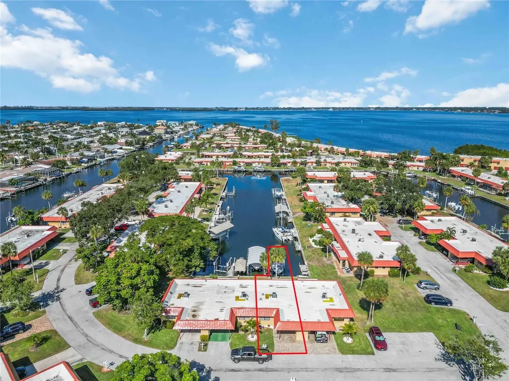 9608 Valencia Cove Bradenton FL 34210