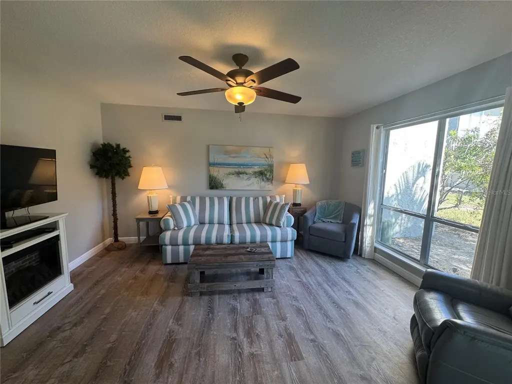 621 Windrush Bay Drive Tarpon Springs FL 34689
