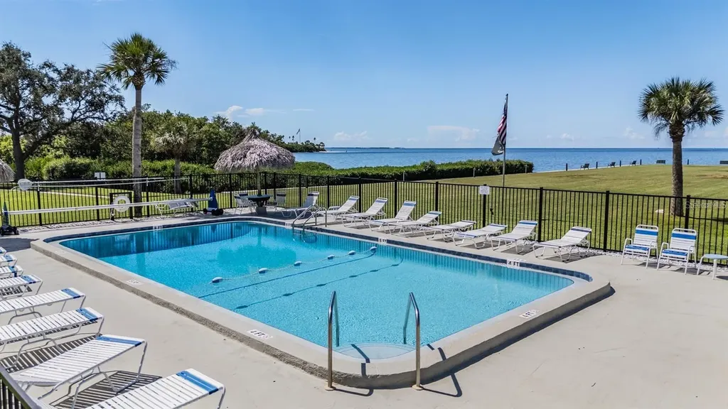 621 Windrush Bay Drive Tarpon Springs FL 34689