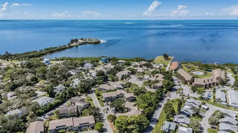 621 Windrush Bay Drive Tarpon Springs FL 34689