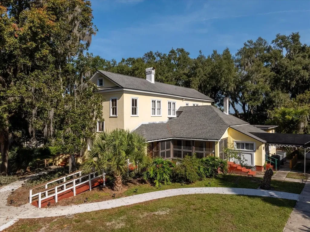 620 N Tubb Street Oakland FL 34760