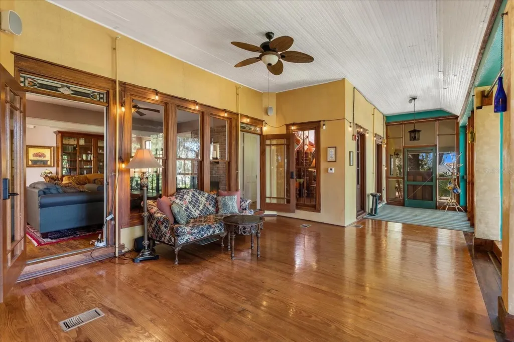 620 N Tubb Street Oakland FL 34760