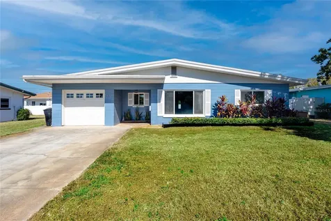 5613 35th Avenue N St Petersburg FL 33710
