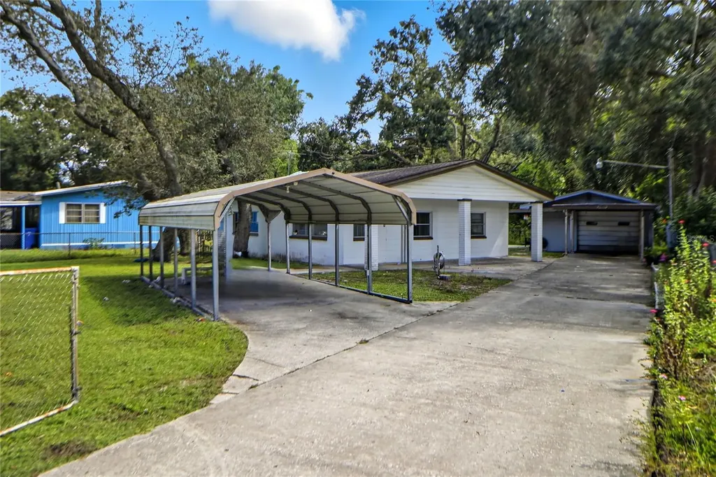 2011 E 148th Avenue Lutz FL 33549