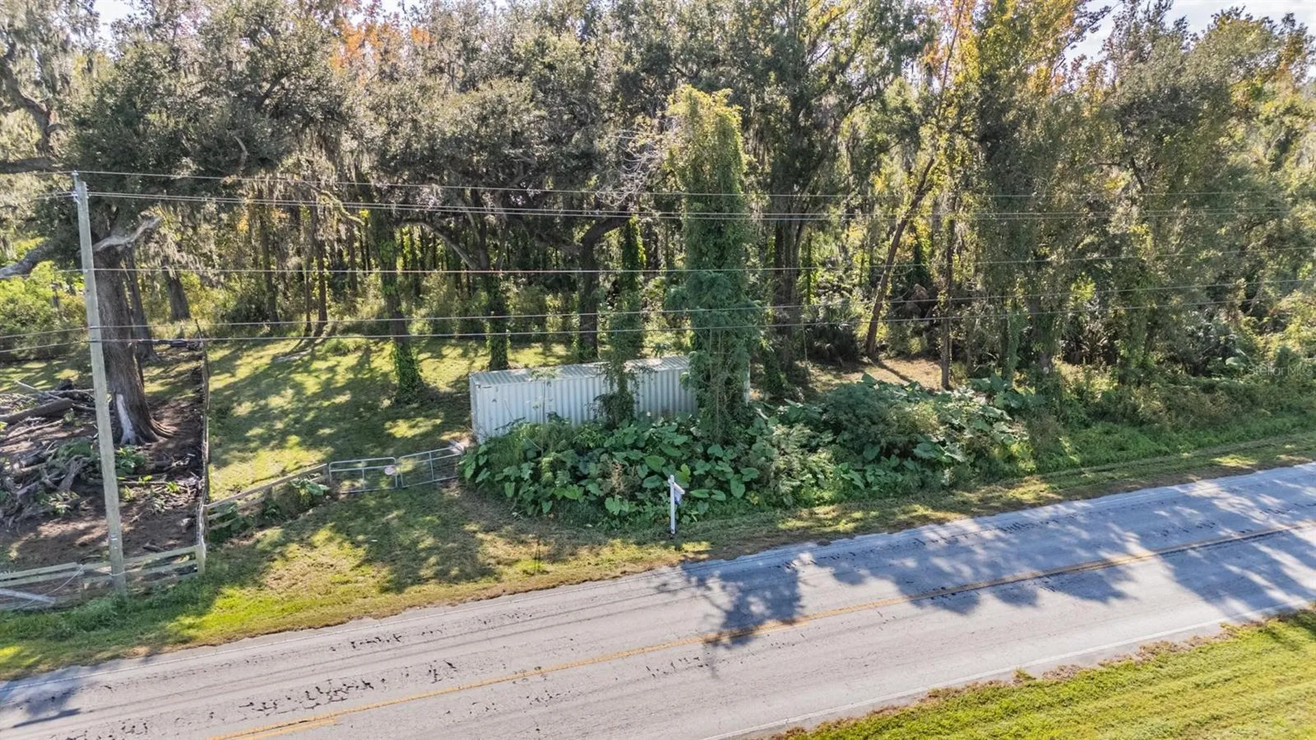 18113 672 Highway Lithia FL 33547