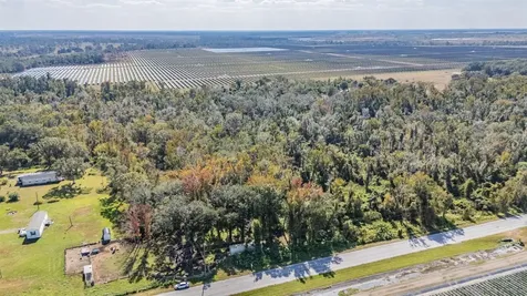 18113 672 Highway Lithia FL 33547