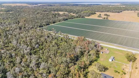 18113 672 Highway Lithia FL 33547