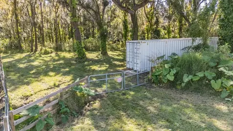 18113 672 Highway Lithia FL 33547