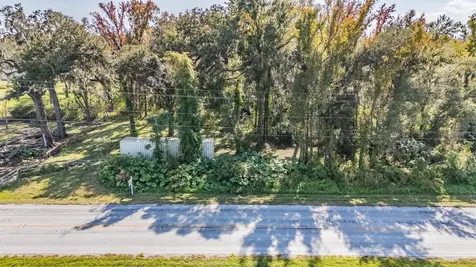 18113 672 Highway Lithia FL 33547
