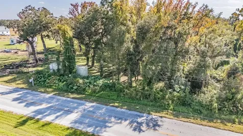 18113 672 Highway Lithia FL 33547