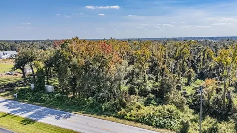18113 672 Highway Lithia FL 33547