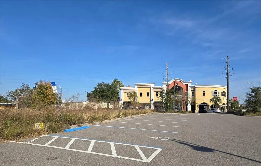811 Retreat Boulevard Davenport FL 33897