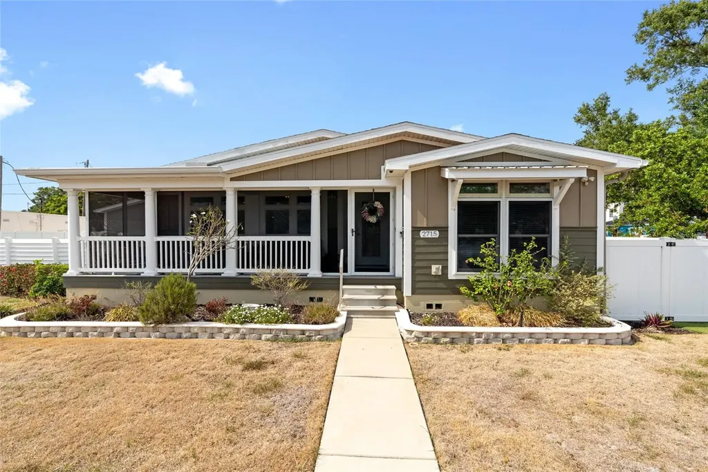 2715 9th Avenue N St Petersburg FL 33713