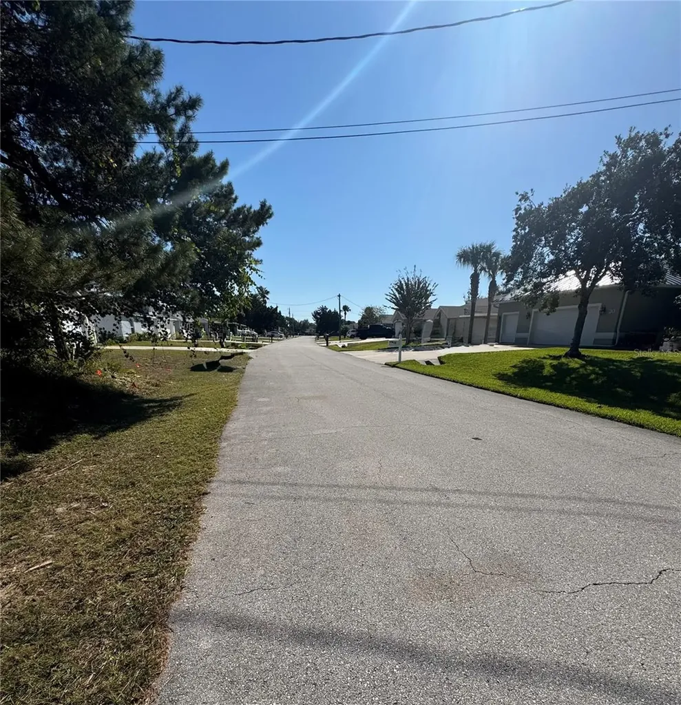 19 Freeport Lane Palm Coast FL 32137