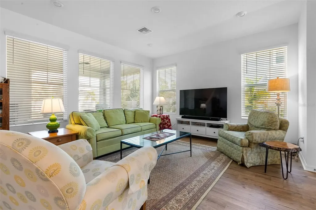 5111 5th Avenue S St Petersburg FL 33707