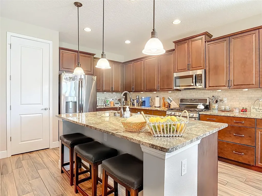 512 Adenmore Terrace Deland FL 32724