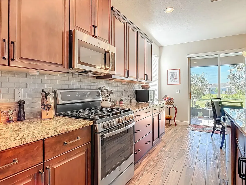 512 Adenmore Terrace Deland FL 32724
