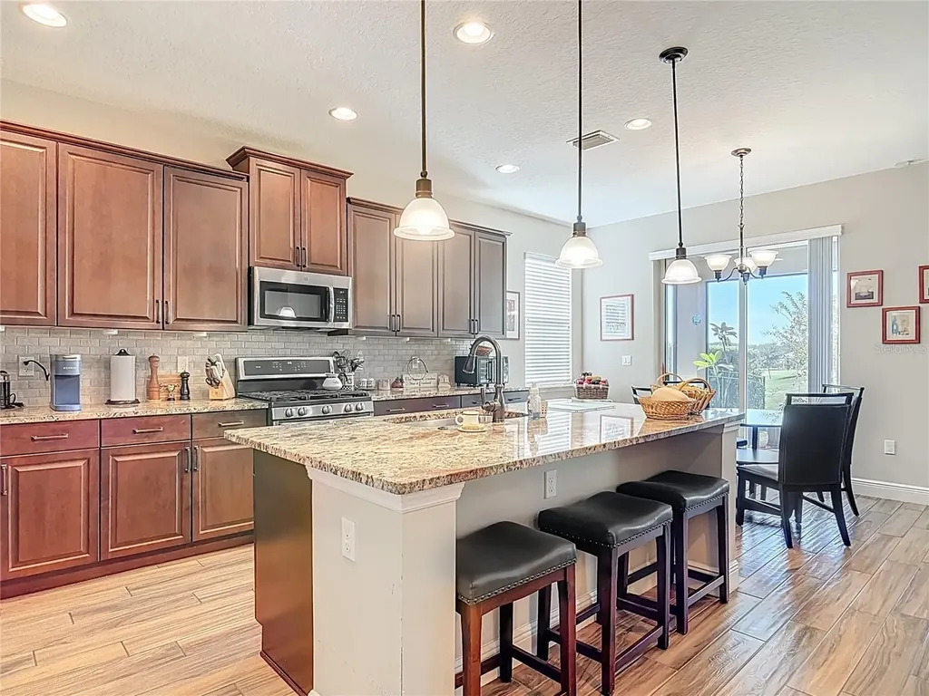 512 Adenmore Terrace Deland FL 32724