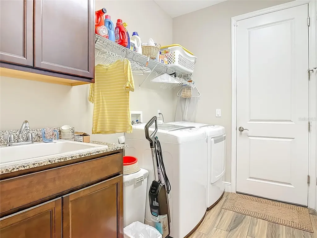 512 Adenmore Terrace Deland FL 32724