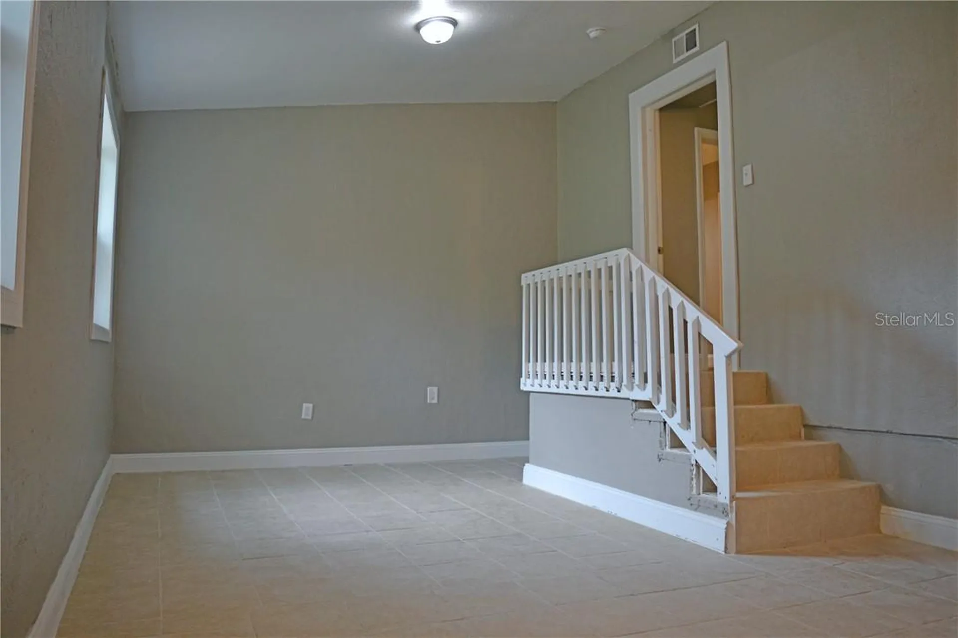 647 S Delaware Avenue Deland FL 32720
