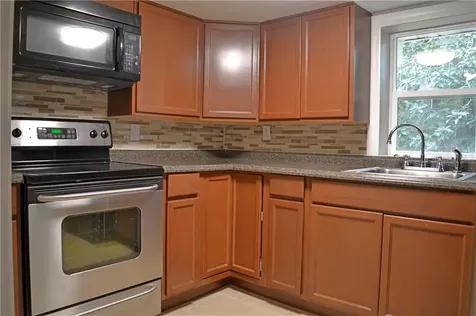 647 S Delaware Avenue Deland FL 32720
