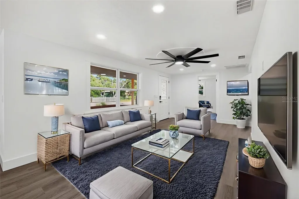 2409 Garbelia Avenue Orlando FL 32817