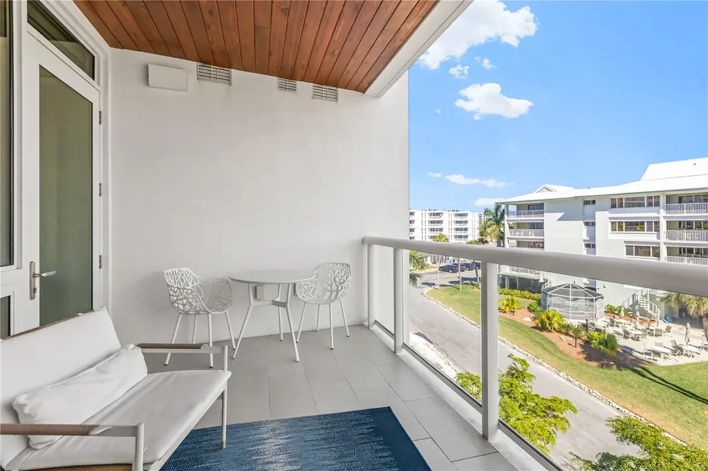 1035 Seaside Drive Sarasota FL 34242