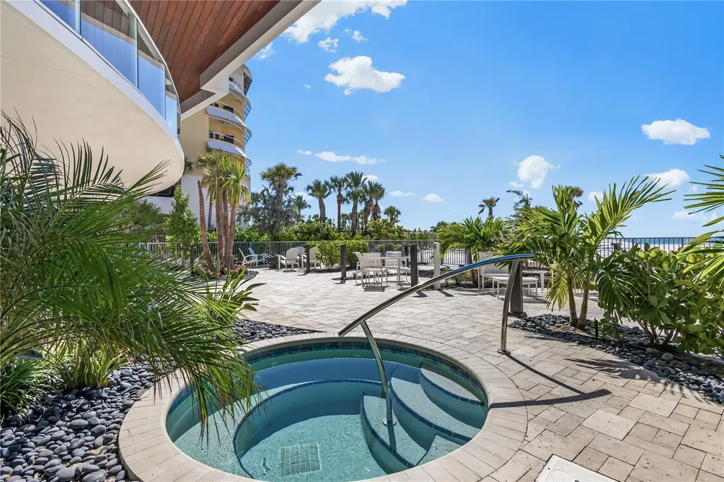 1035 Seaside Drive Sarasota FL 34242