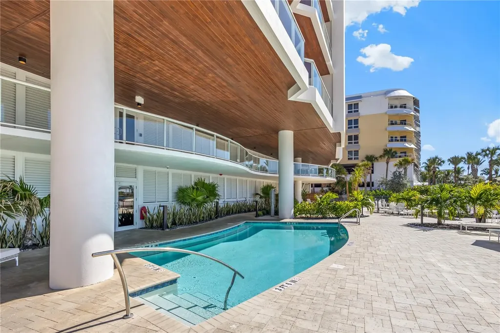 1035 Seaside Drive Sarasota FL 34242