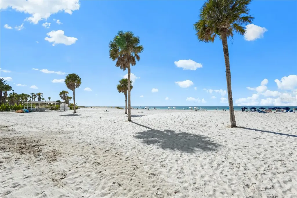 1035 Seaside Drive Sarasota FL 34242