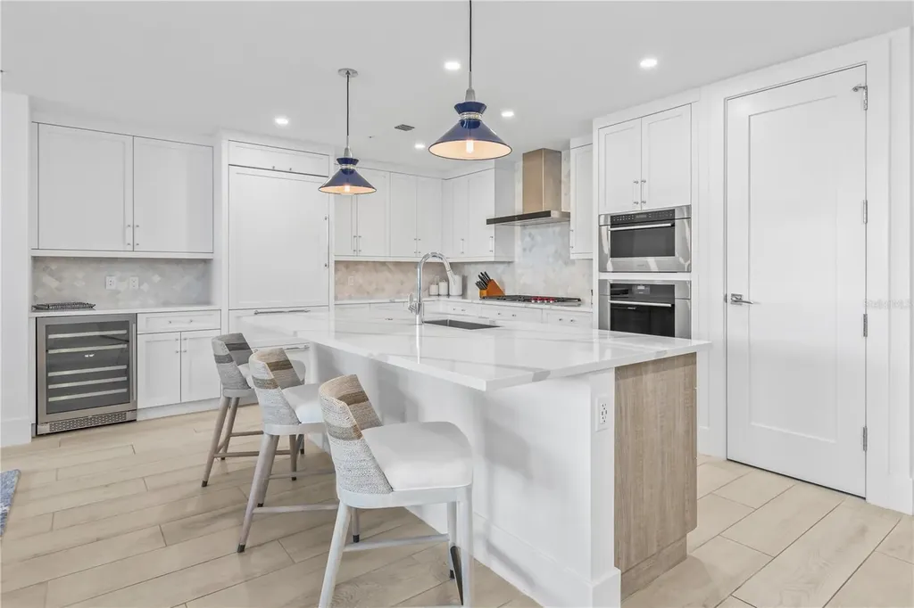 1035 Seaside Drive Sarasota FL 34242