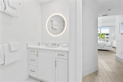 1035 Seaside Drive Sarasota FL 34242