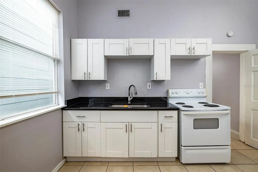 2531 W Cherry Street Tampa FL 33607