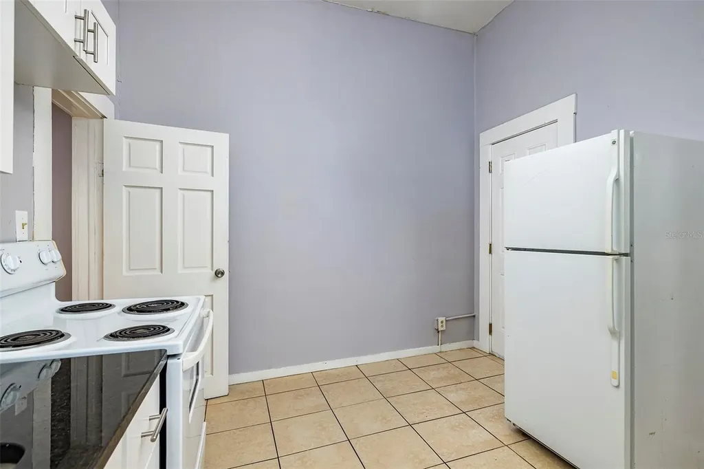 2531 W Cherry Street Tampa FL 33607