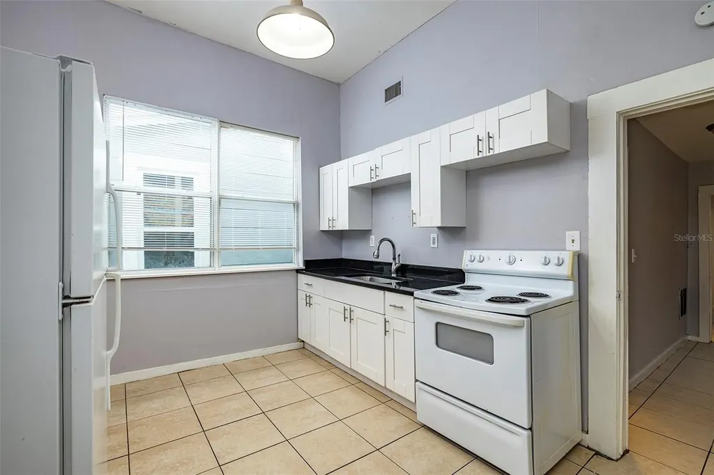 2531 W Cherry Street Tampa FL 33607
