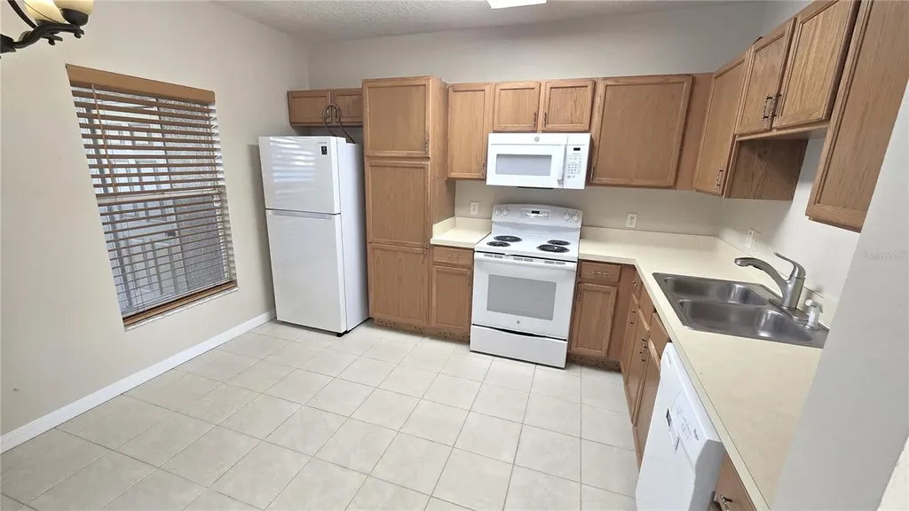 1302 Denman Court Wesley Chapel FL 33543