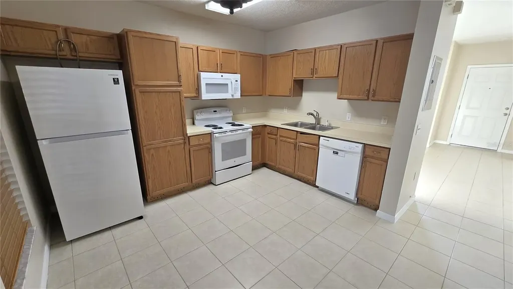 1302 Denman Court Wesley Chapel FL 33543