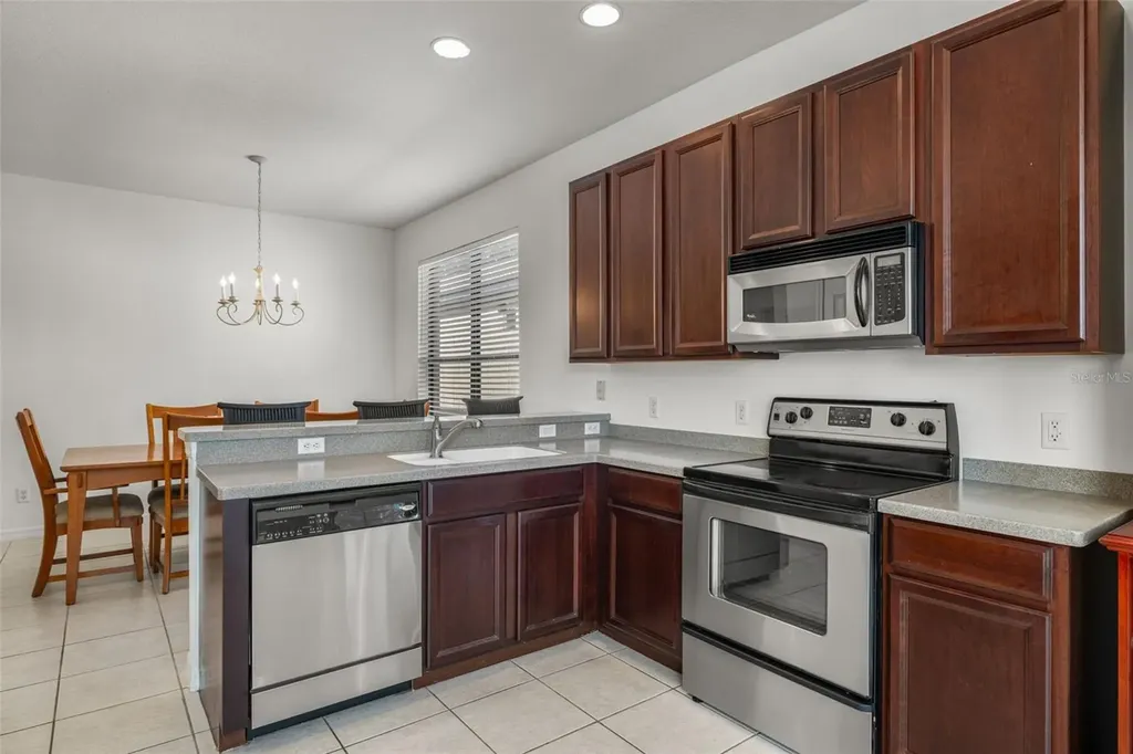 5808 Hidden Falls Lane Apollo Beach FL 33572