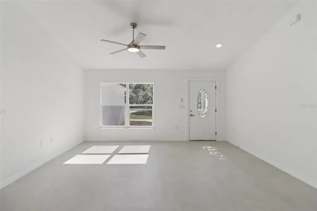 3 Sequoia Drive Trace Ocklawaha FL 32179