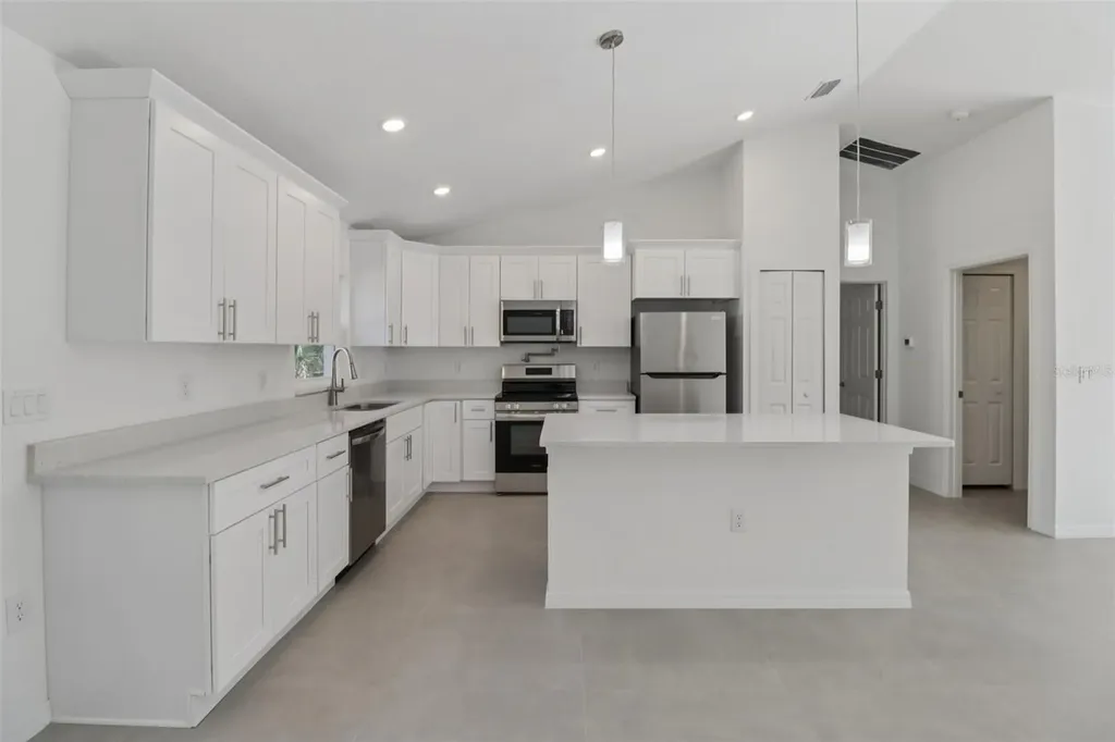 3 Sequoia Drive Trace Ocklawaha FL 32179
