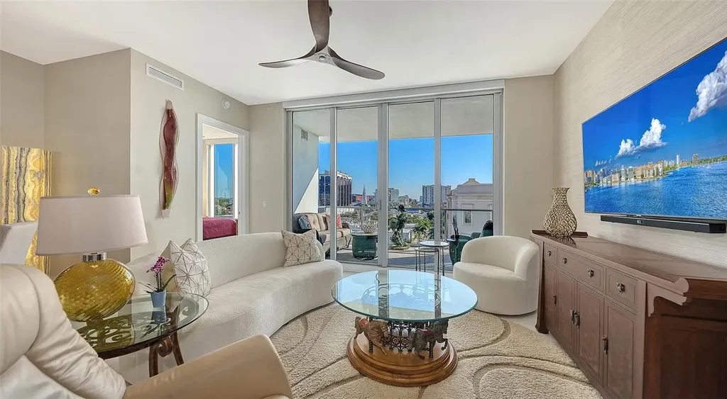 111 S Pineapple Avenue Sarasota FL 34236