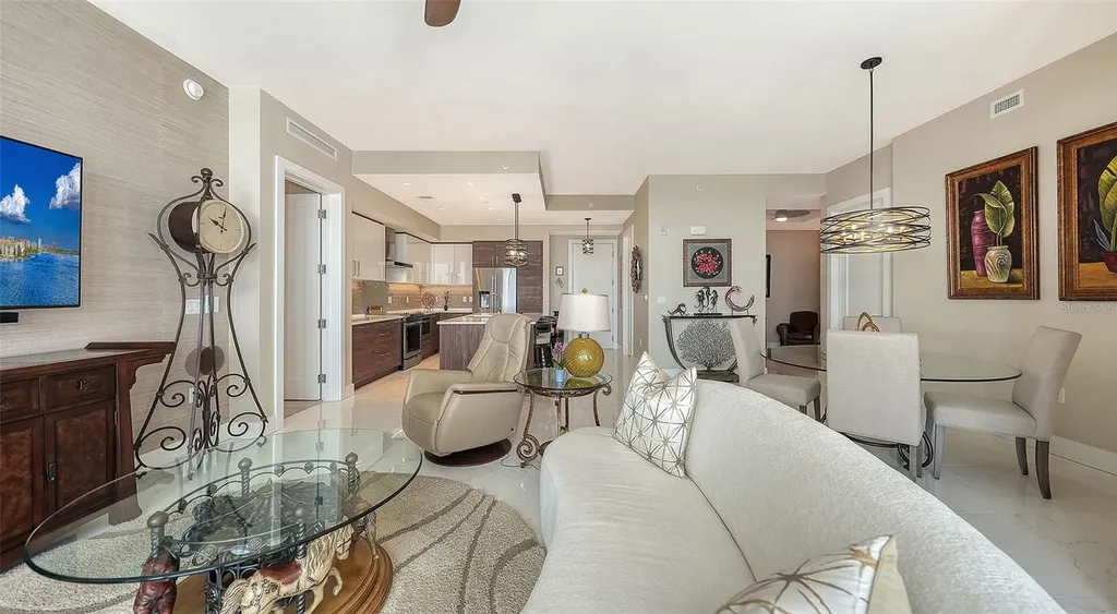 111 S Pineapple Avenue Sarasota FL 34236