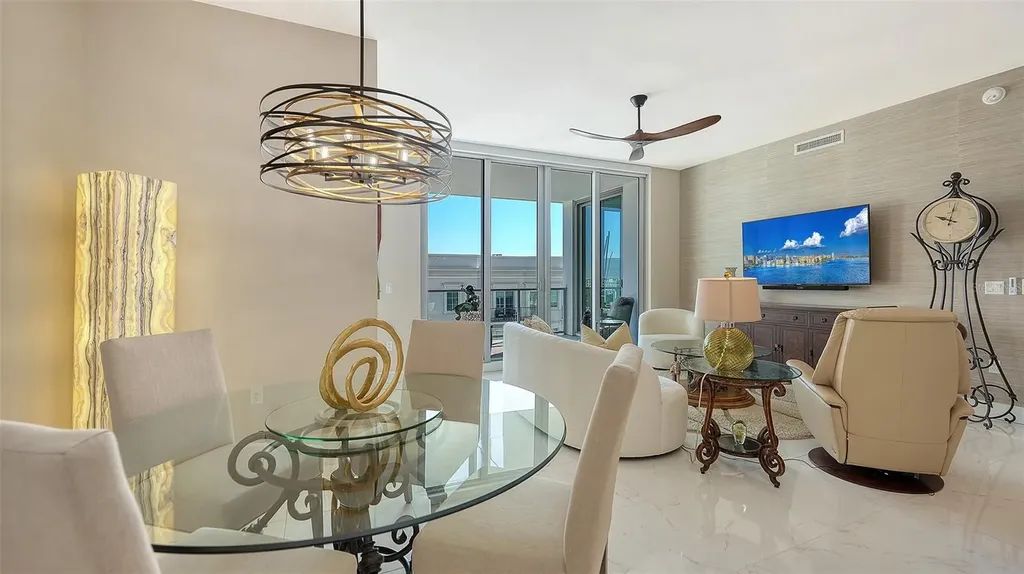 111 S Pineapple Avenue Sarasota FL 34236
