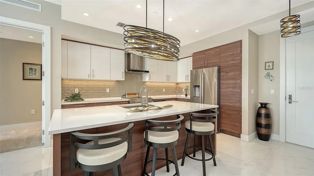 111 S Pineapple Avenue Sarasota FL 34236