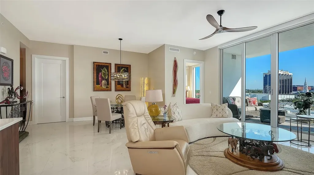 111 S Pineapple Avenue Sarasota FL 34236