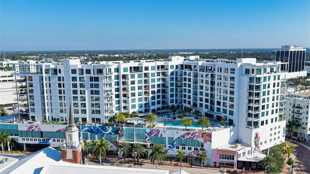 111 S Pineapple Avenue Sarasota FL 34236