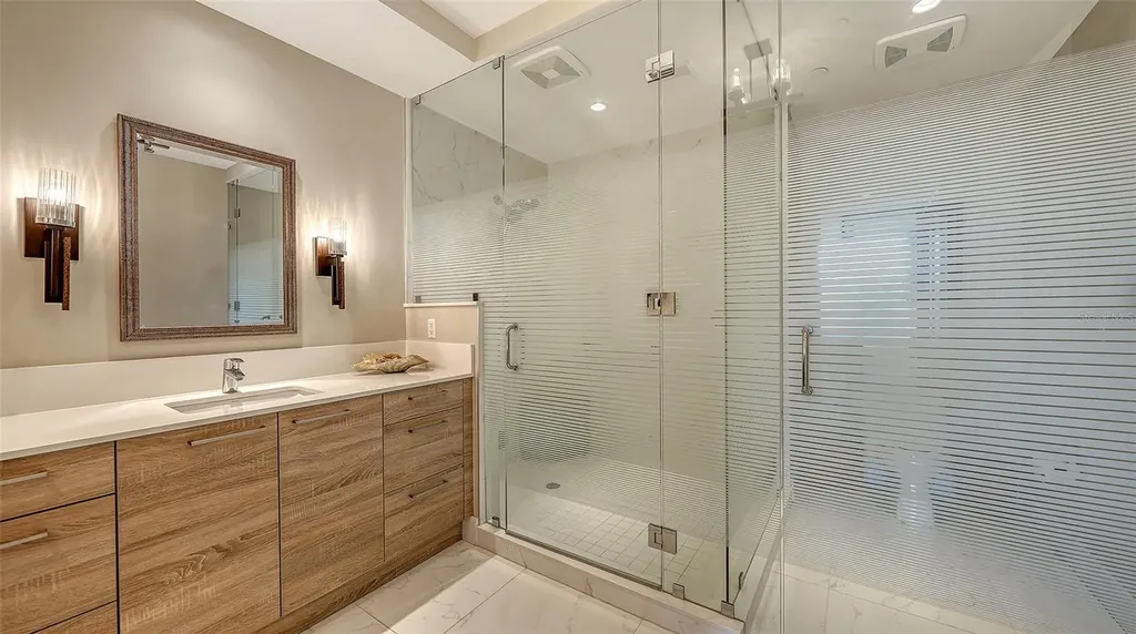 111 S Pineapple Avenue Sarasota FL 34236