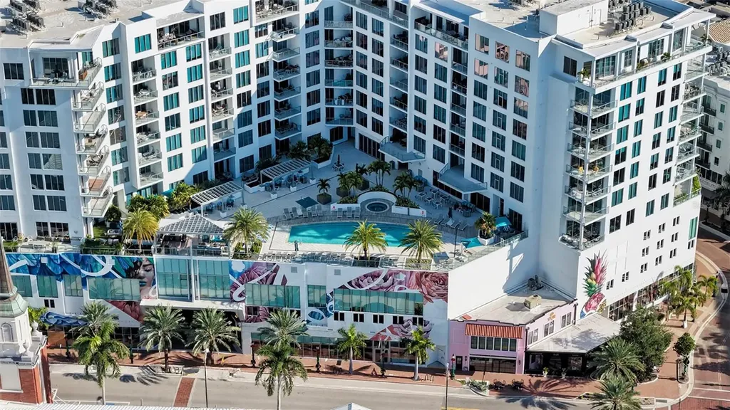 111 S Pineapple Avenue Sarasota FL 34236
