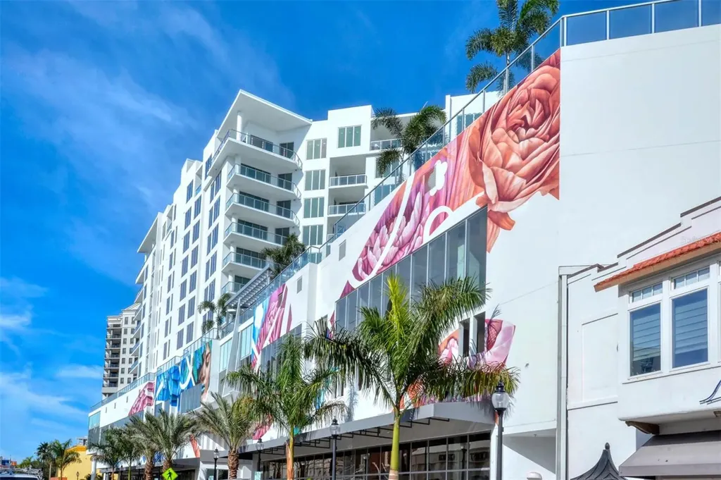 111 S Pineapple Avenue Sarasota FL 34236